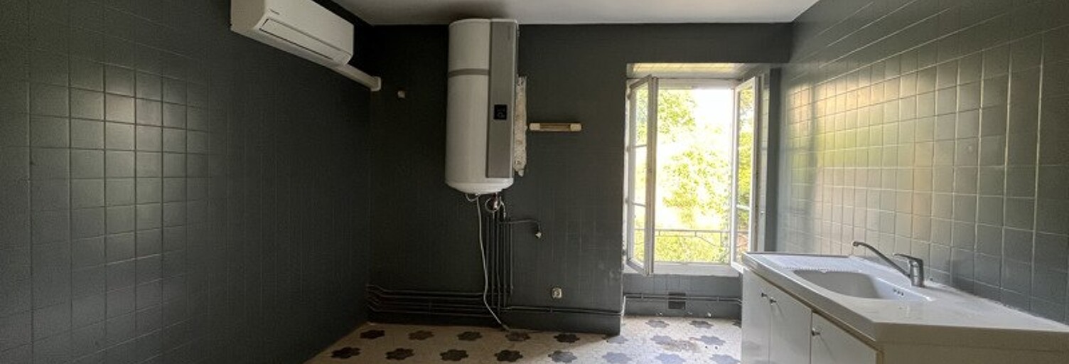Immeuble   m² à vendre à Confolens (16500)