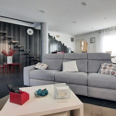 Maison 4 pièces 590000 €