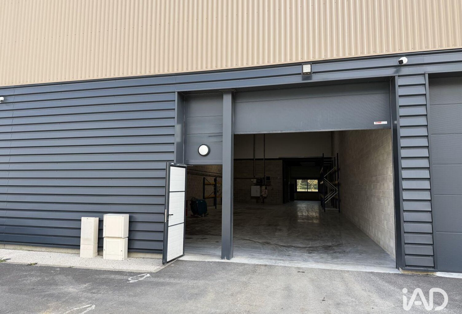 Vente Local d'activités 430 m&sup2; — photo 1