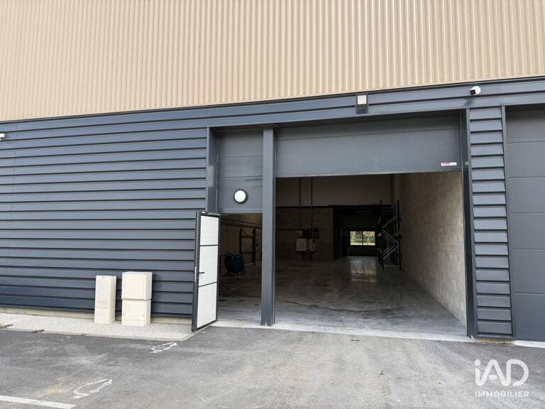 Vente Local d'activités 430 m&sup2; — photo 1
