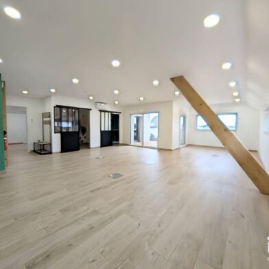 Commerce  470000 €