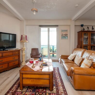 Appartement 5 pièces 262400 €