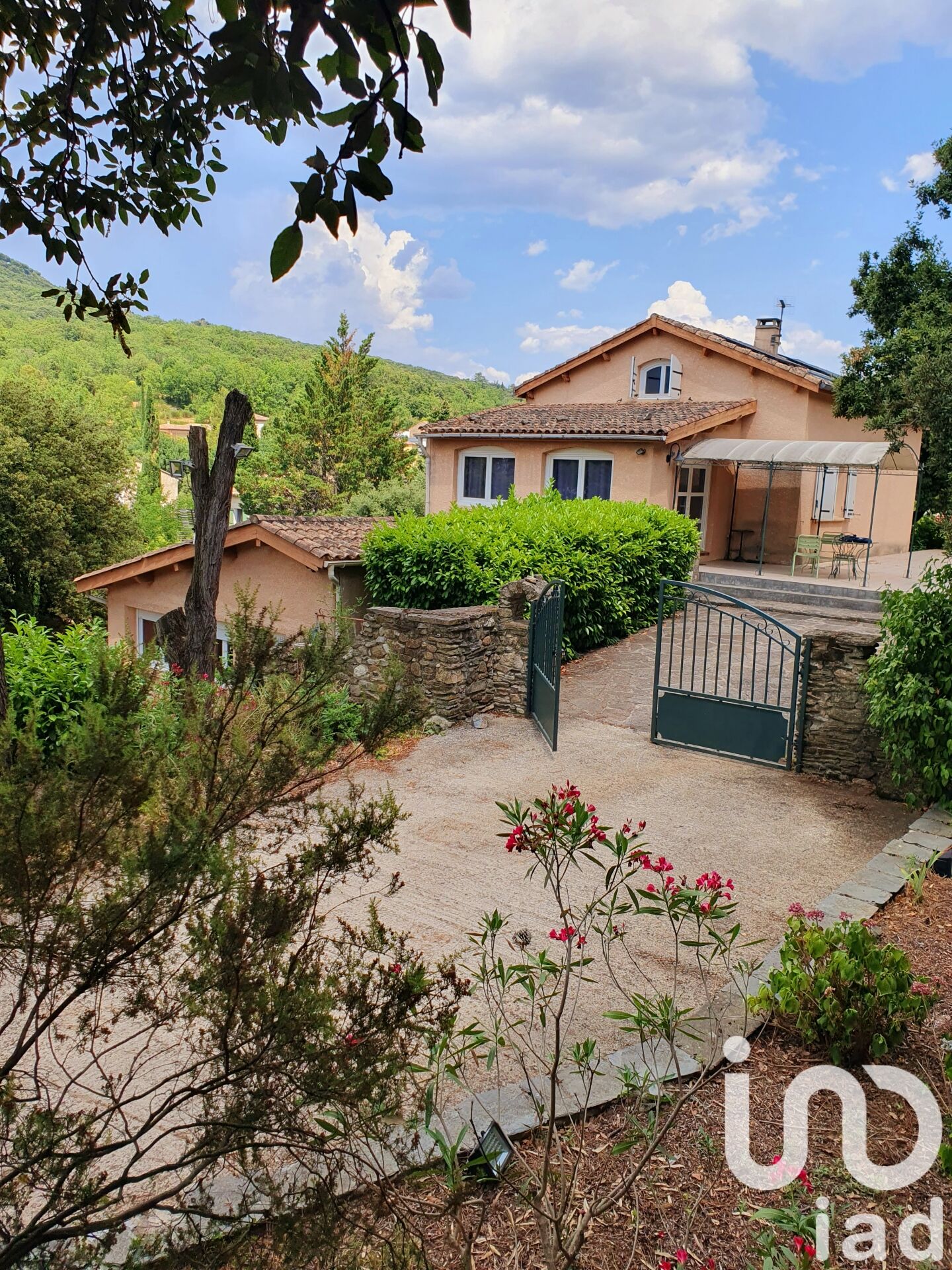 Lamalou-Les-Bains - 198m² - 8p. - 6ch.