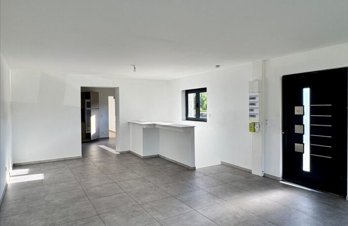 T4 proche douane de Soral — photo 2