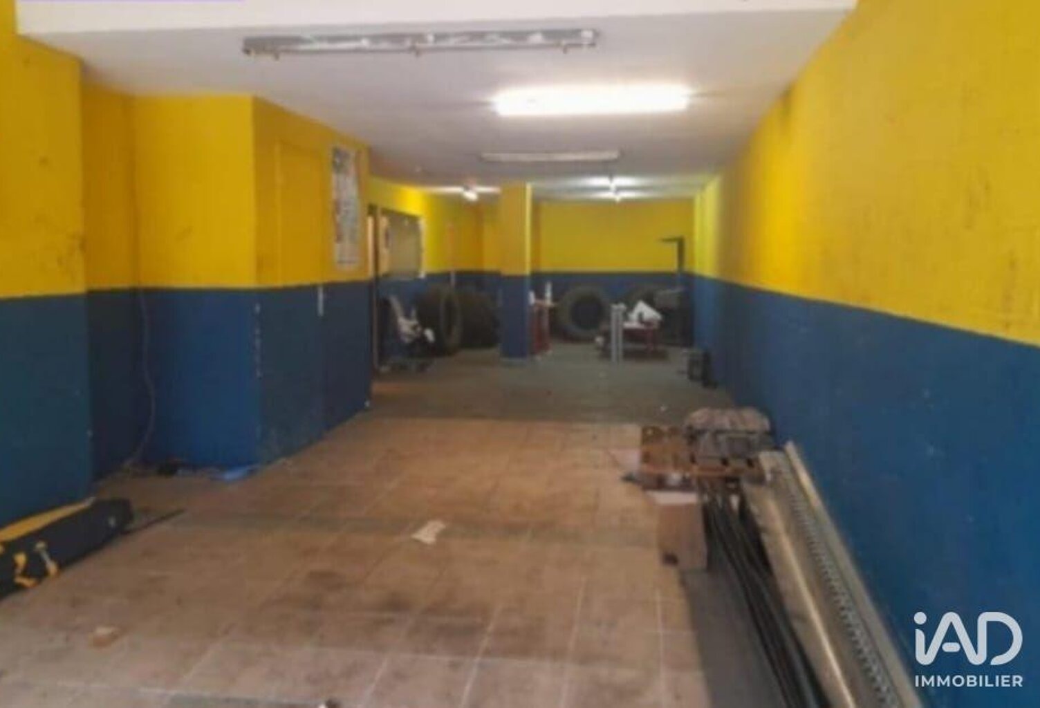 Vente Local d'activités 187 m&sup2; — photo 1