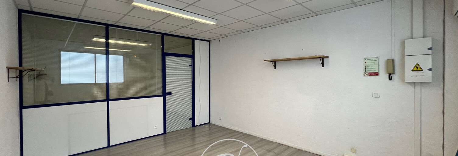Bureau  30 m² à louer à Carros (06510)