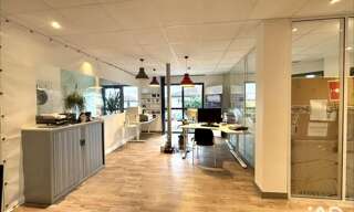 Bureau  70 m² à louer à Champagne-au-Mont-d'Or (69410)