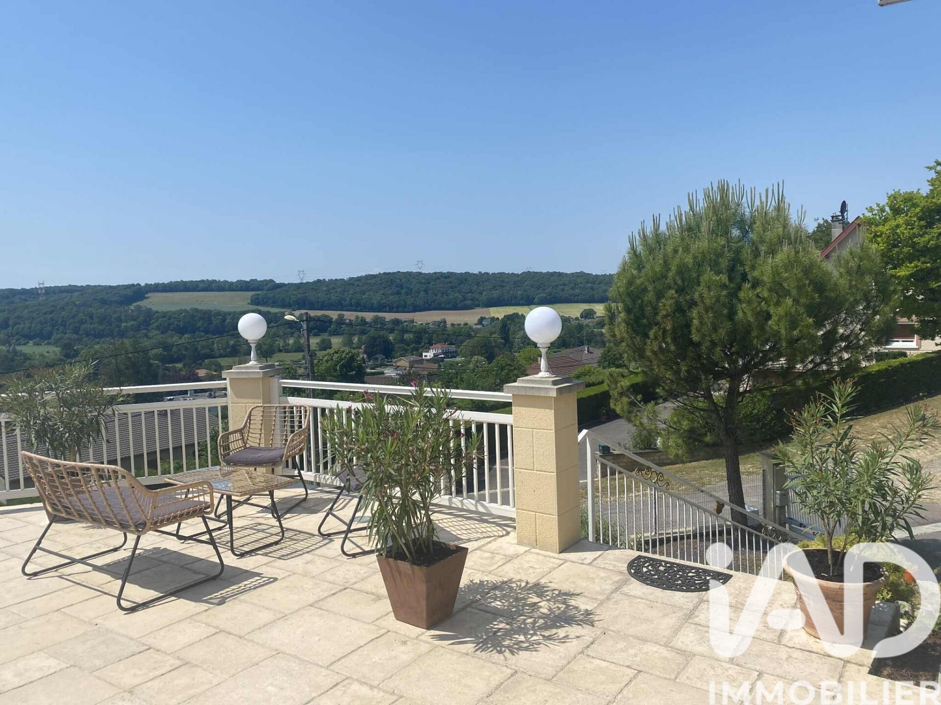 Vente Maison/villa 8 pièces - Photo 2