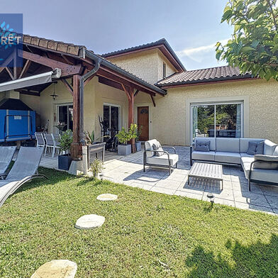 Maison 6 pièces 2300 €