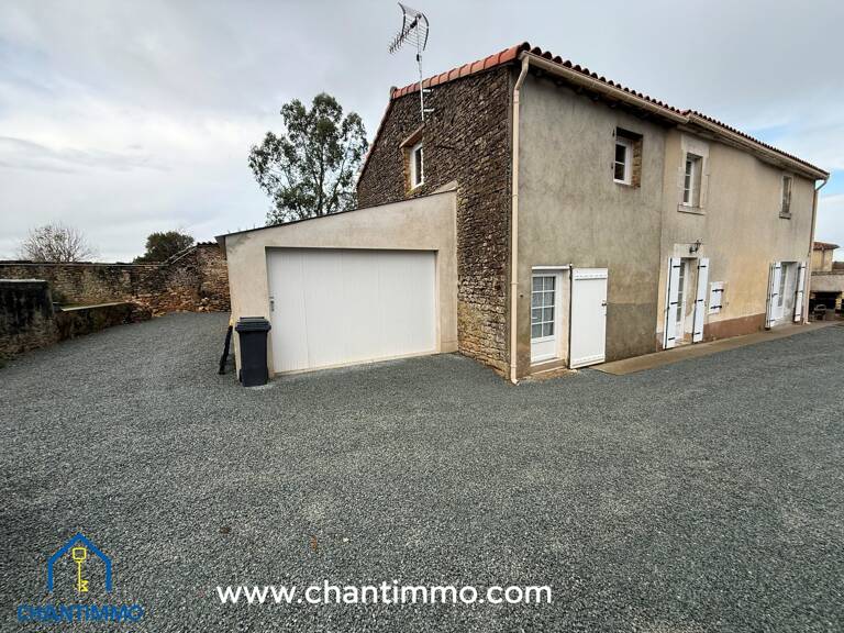 Maison en pierres rénovée — photo 1