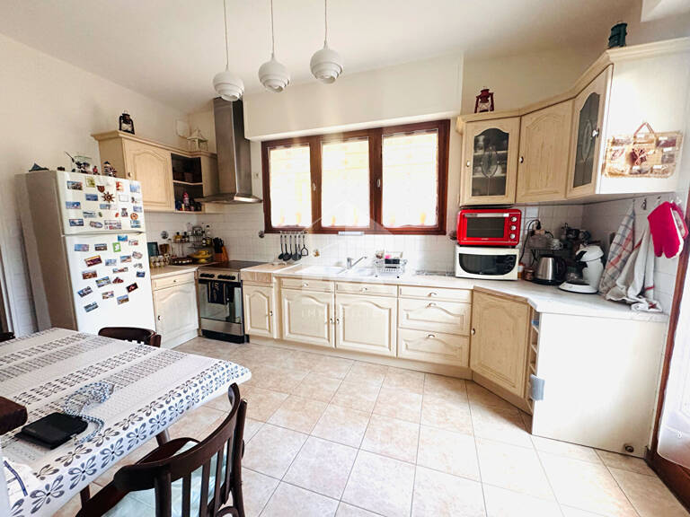 Maison de  138m2  à vendre à Bourg - 4 chambres — photo 1