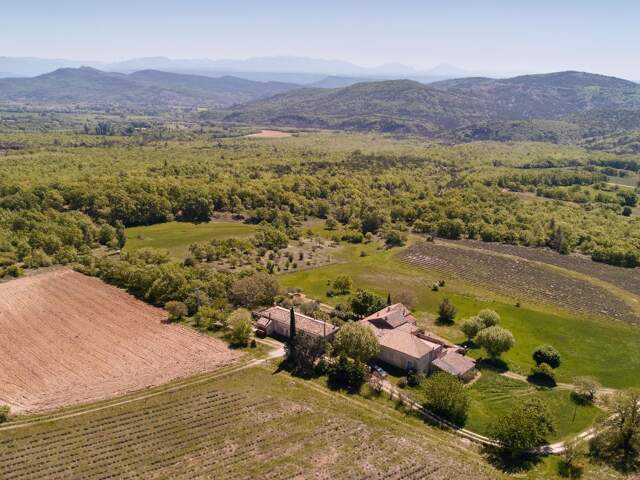 Domaine exceptionnel de plus de 900 m² de bâtis sur 75 hectares — photo du bien