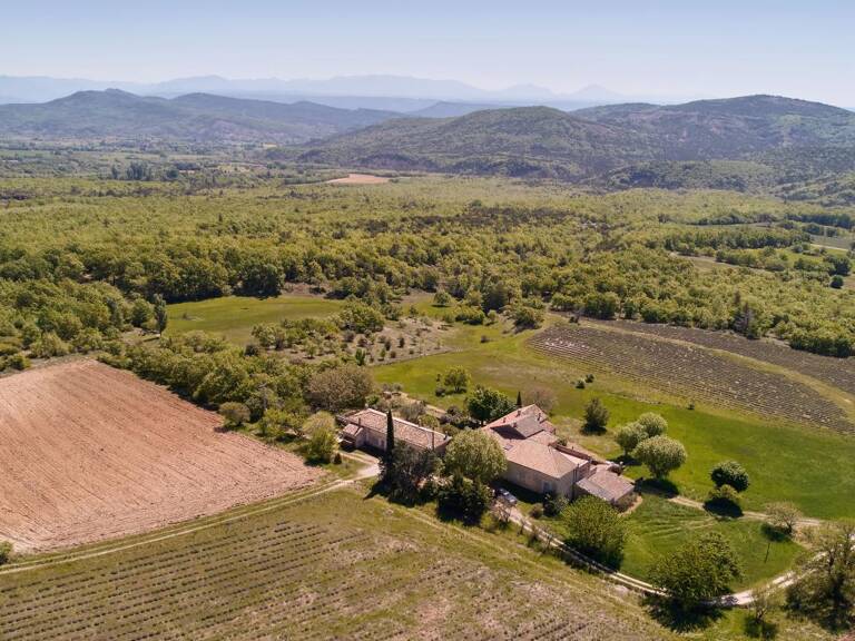 Domaine exceptionnel de plus de 900 m² de bâtis sur 75 hectares — photo 1