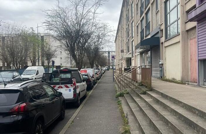 À VENDRE  Restaurant avec Appartement + Grand Sous-Sol — photo 4