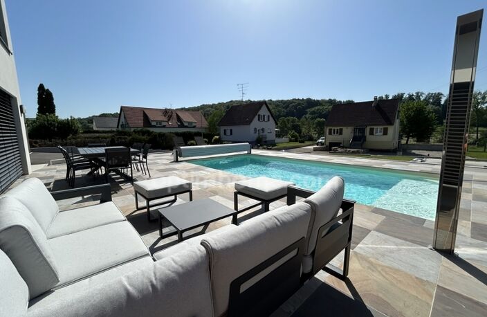 BETTENDORF, 2min de HIRSINGUE, Villa d'architecte, 222m² habitable (+400m² surface totale), suite parentale, piscine chauffée, pool house, jacuzzi, 14.87ares. Prestations haut de gamme — photo 4