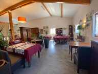ENSEMBLE IMMOBILIER PROFESSIONNEL DONT RESTAURANT TYPIQUE DE LA BRESSE ET SON LOGEMENT DE FONCTION. MURS ET FONDS DE COMMERCE  A VENDRE — photo 2
