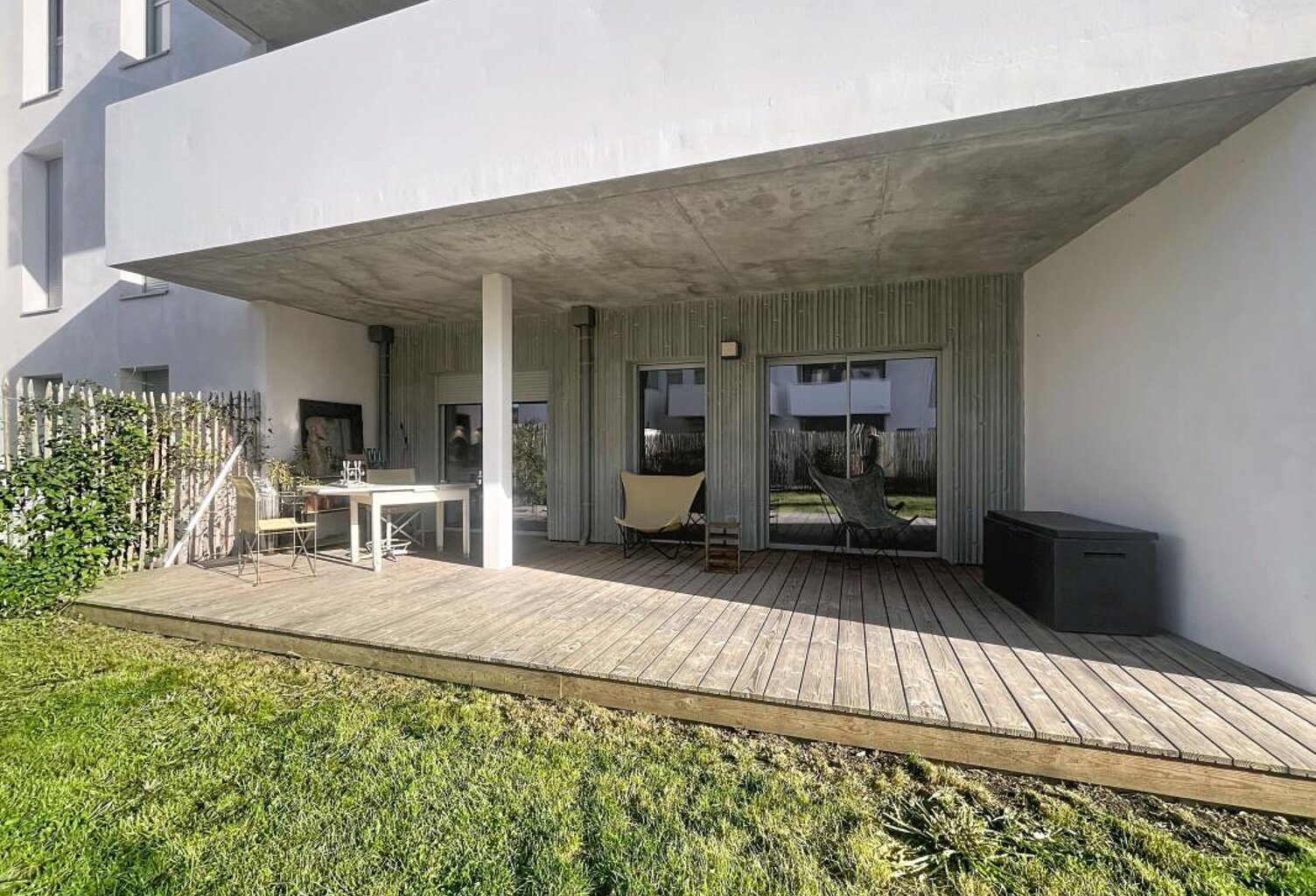 Appartement À Vendre en rez de jardin proche centre ville dans résidence avec ascenseur — photo 1