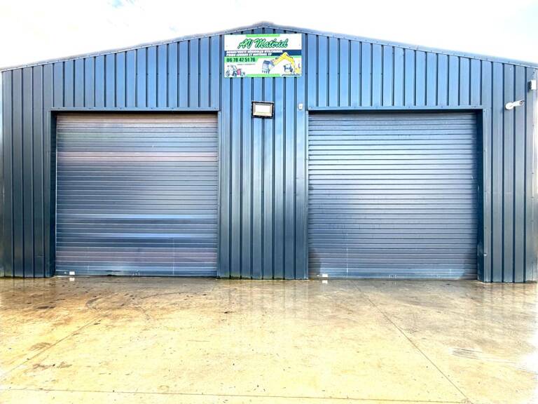 Bien Commercial À Vendre — photo 1
