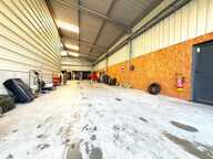 Bien Commercial À Vendre — photo 3