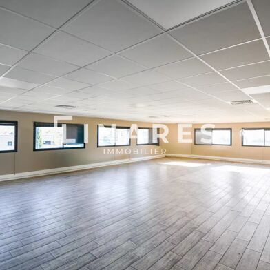 Bureau 11 pièces 1150000 €