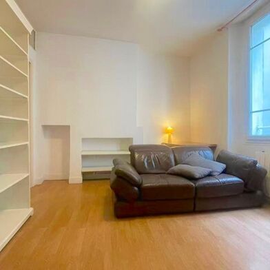 Appartement 2 pièces 900 €