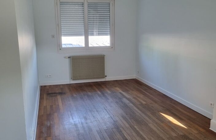Immeuble à vendre DOMERAT (03), proche de Montluçon — photo 5