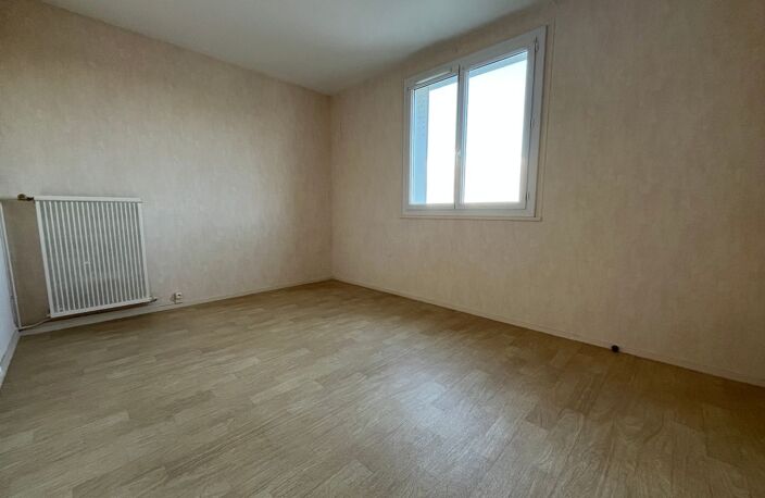 Ligueil - Appartement T5 — photo 5