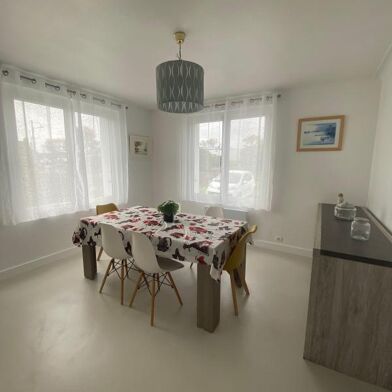 Maison 5 pièces 1080 €