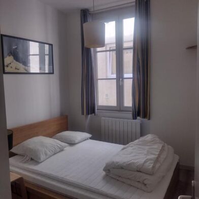 Appartement 2 pièces 827 €