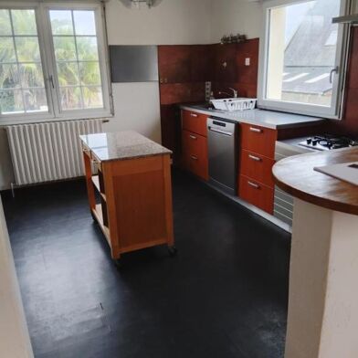 Maison 8 pièces 1230 €