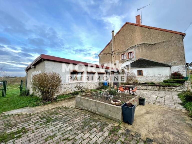 Maison avec dépendances et terrain — photo 1