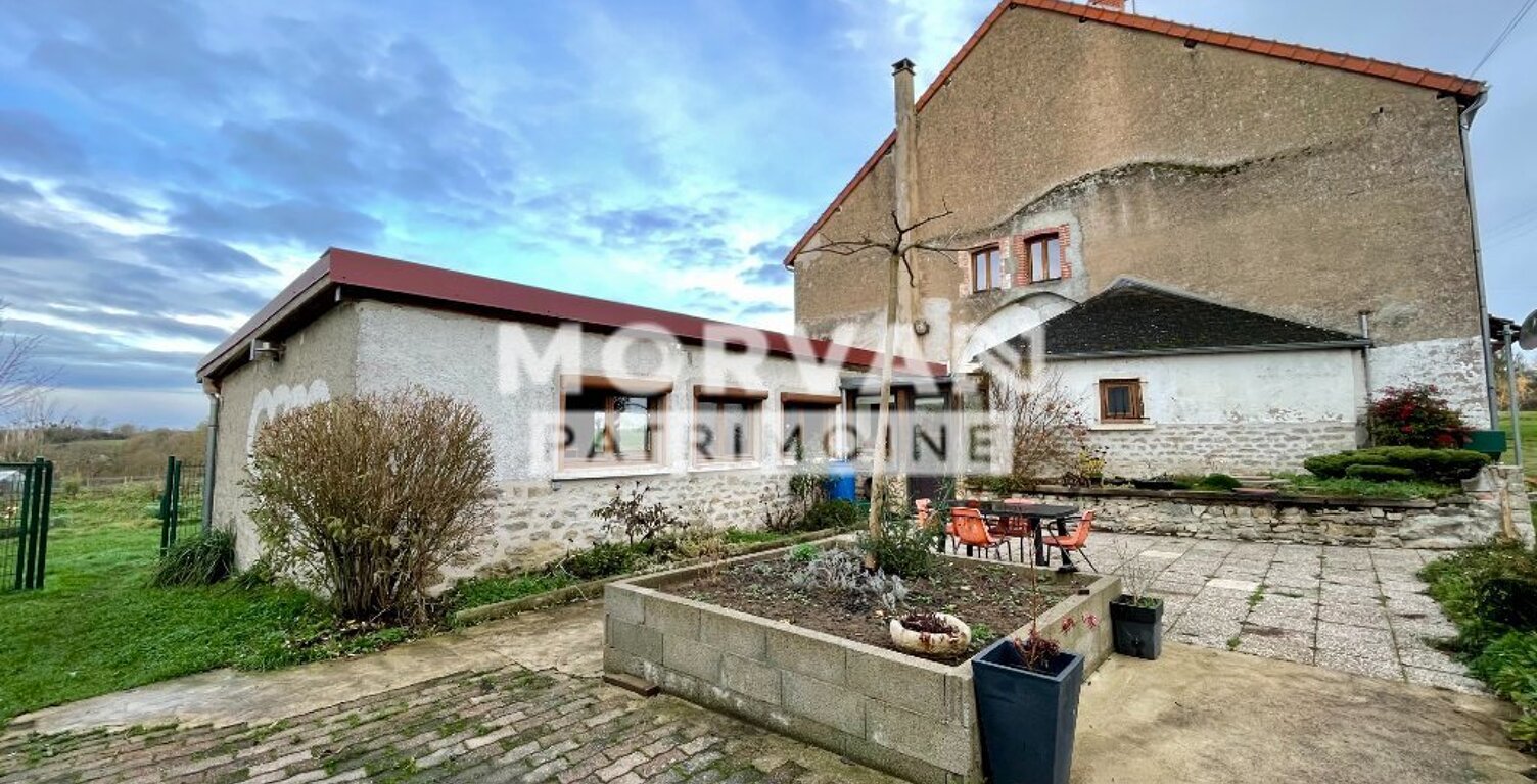 Maison avec dépendances et terrain — photo 1