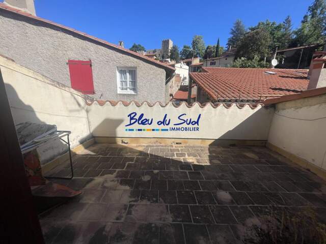 Maison de village avec terrasse à rénover — photo du bien