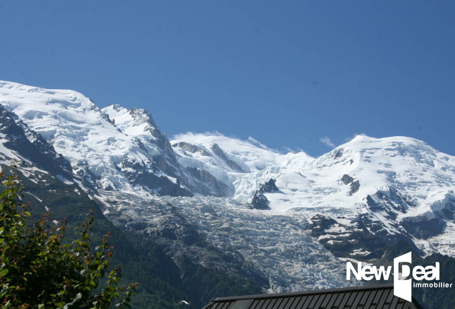 FONDS DE COMMERCE BAR RESTAURANT INSTITUTIONNEL CHAMONIX MONT BLANC CENTRE — photo 1