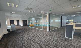 Bureau  255 m² à louer à Ivry-sur-Seine (94200)