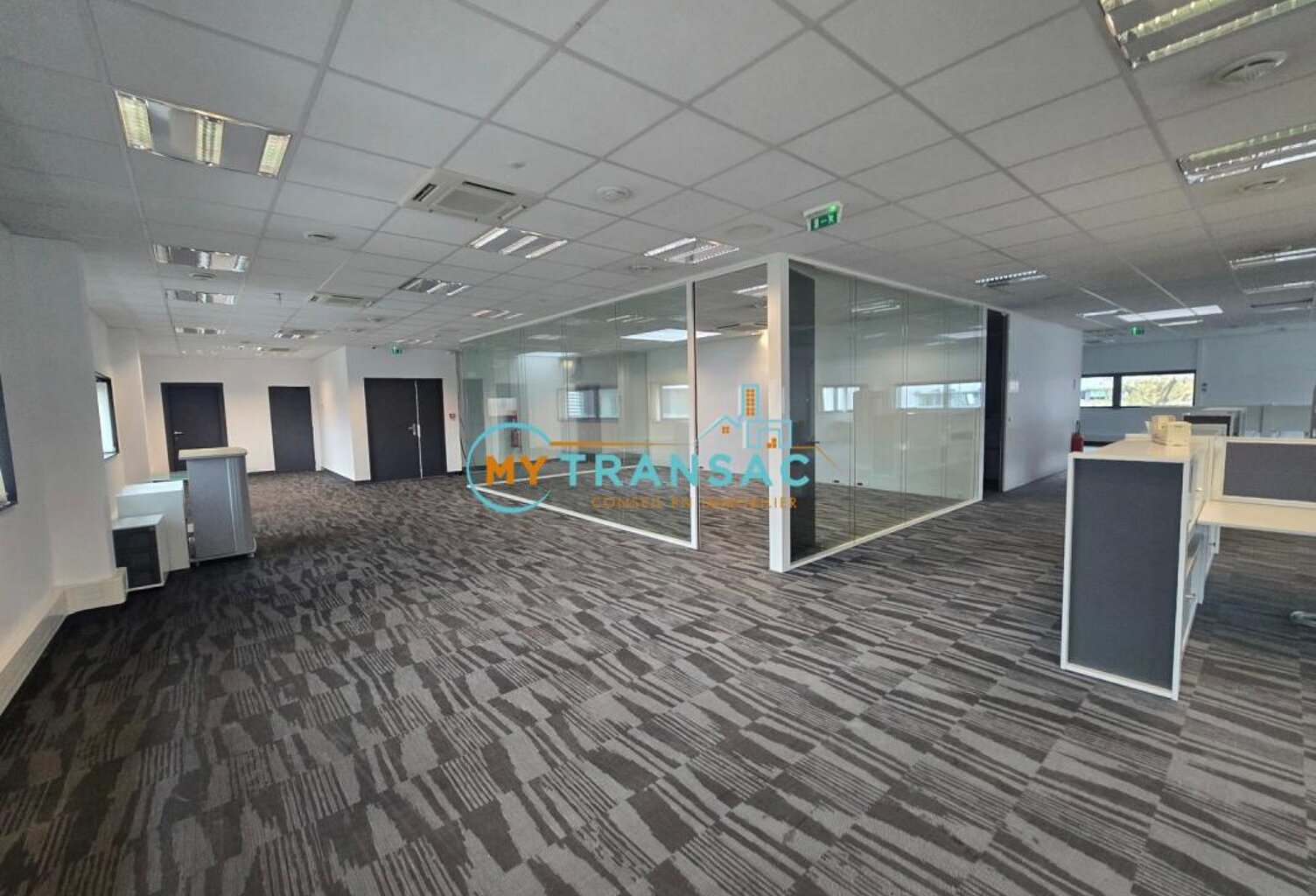 A LOUER - My Transac vous propose des lots de bureaux  à Ivry sur Seine, aux portes de PARIS — photo 1