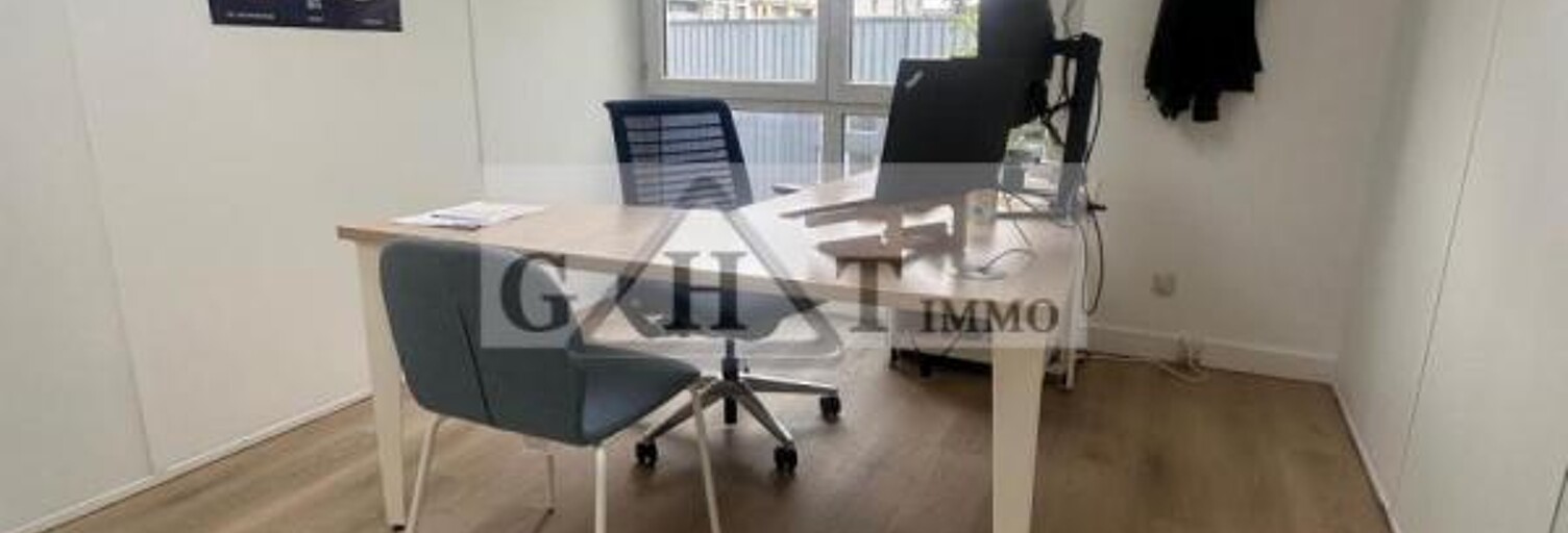 Local industriel  260 m² à louer à Créteil (94000)