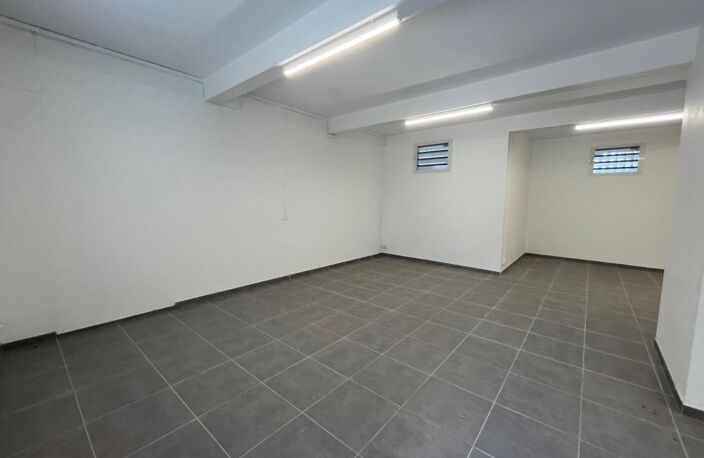 Local professionnel ou commercial — photo 2