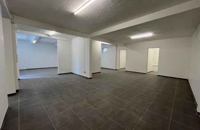 Local professionnel ou commercial — photo 3