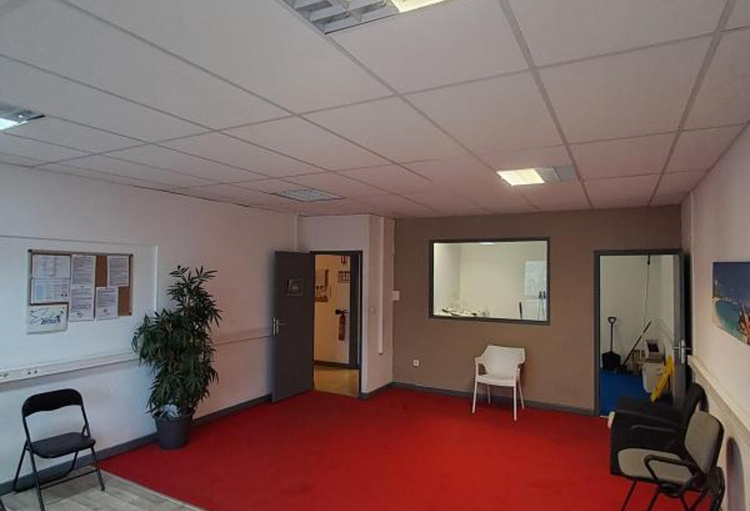 LOCAL A LOUER 140 m2 RAVINE A MARQUET — photo 1