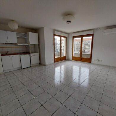 Appartement 3 pièces 719 €