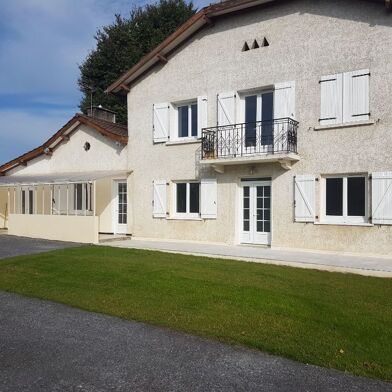 Appartement 5 pièces 827 €