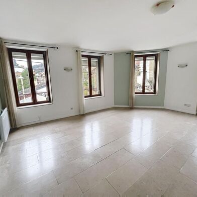 Appartement 4 pièces 750 €