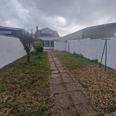 Maison 6 pièces 1490 €