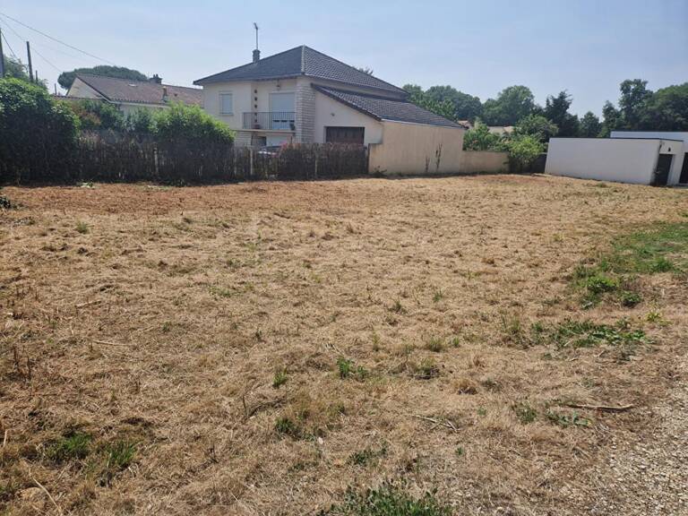 Terrain Vouneuil Sous Biard 550 m2 — photo 1