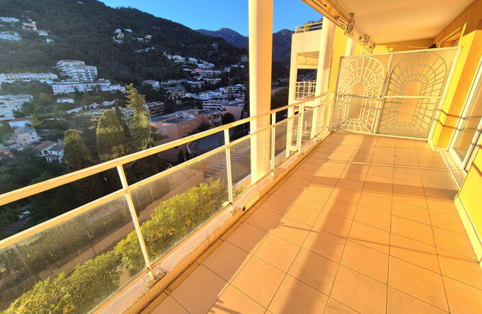 Menton, début route de Gorbio, beau 2 pièce, étage élévé ,te — photo 2