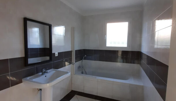 Villa / Maison 4 pièces  à louer Saint-Jean-Pla-de-Corts 66490