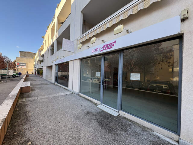 Local commercial - Avenue Gabriel Péri — photo du bien