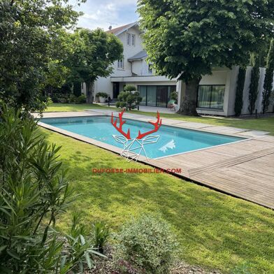 Maison 10 pièces 1630000 €