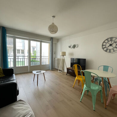 Appartement 3 pièces 826 €